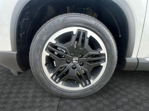 New 2026 Honda Pilot Touring image 13