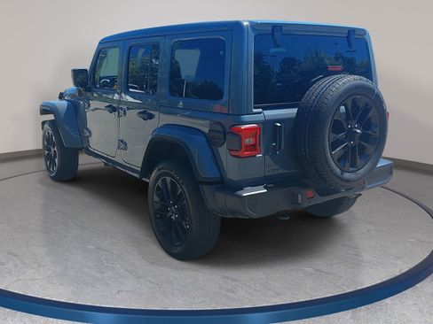 Used 2025 Jeep Wrangler Unlimited Sahara w/ Safety Group AWD/4WD image 7