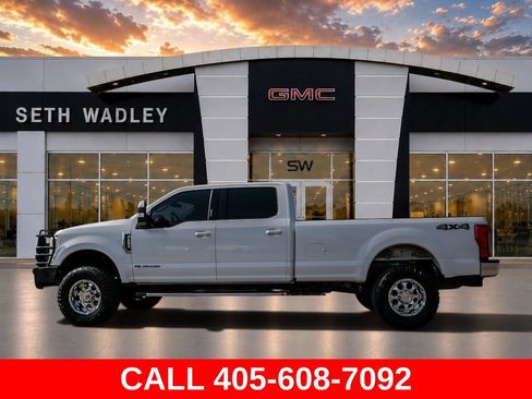 Used 2018 Ford F250 Lariat w/ Lariat Value Package AWD/4WD image 4