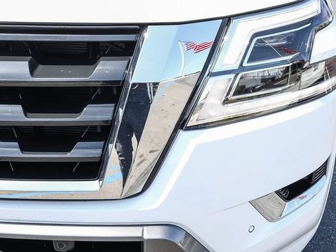 Used 2022 Nissan Armada Platinum w/ Captain's Chairs Package AWD/4WD image 10