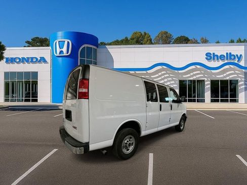 Used 2024 GMC Savana 2500 w/ Driver Convenience Package RWD image 8