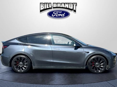 Used 2022 Tesla Model Y Performance AWD/4WD image 2