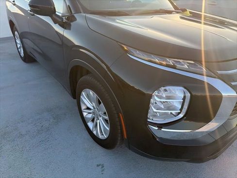 Used 2025 Mitsubishi Outlander ES image 29