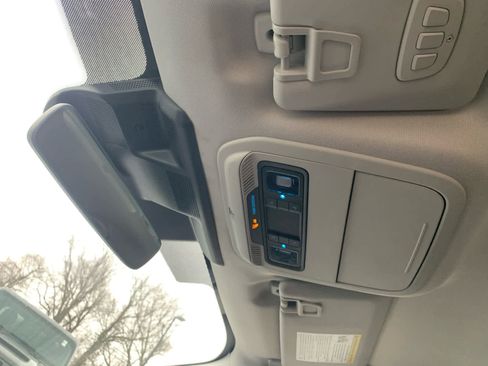 Used 2021 Ford Mustang Mach-E Select image 25