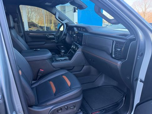 Used 2023 GMC Sierra 1500 AT4 w/ AT4 Premium Package image 4