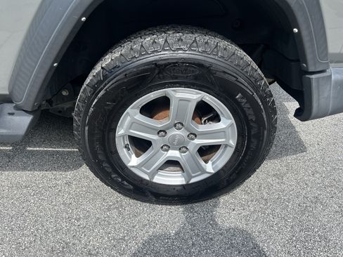 Used 2021 Jeep Wrangler Sport AWD/4WD image 10