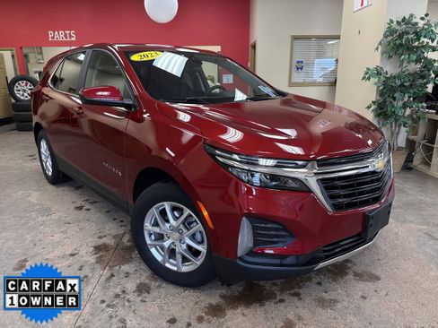 Used 2023 Chevrolet Equinox LT image 1
