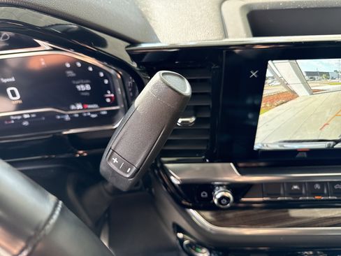 Used 2025 GMC Sierra 1500 Elevation image 25