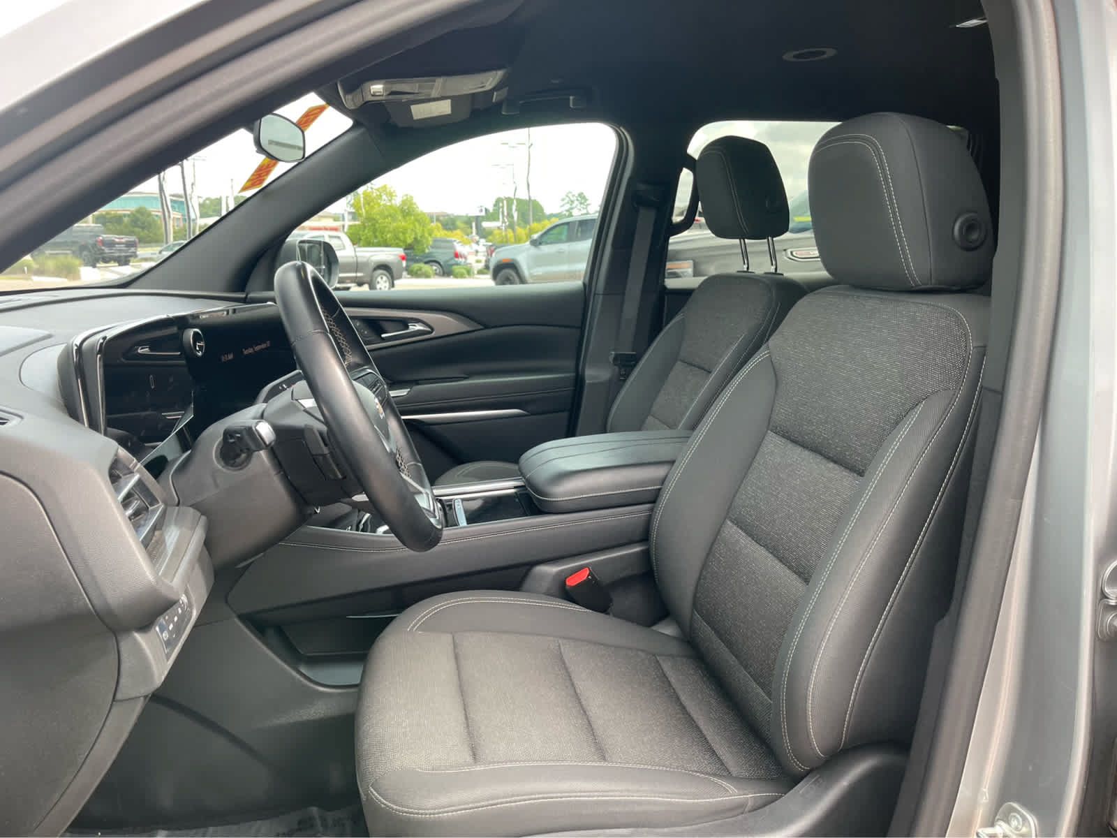 Used 2024 Chevrolet Traverse LT AWD/4WD image 12