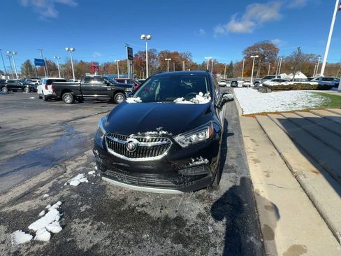 Certified 2022 Buick Encore Preferred image 3