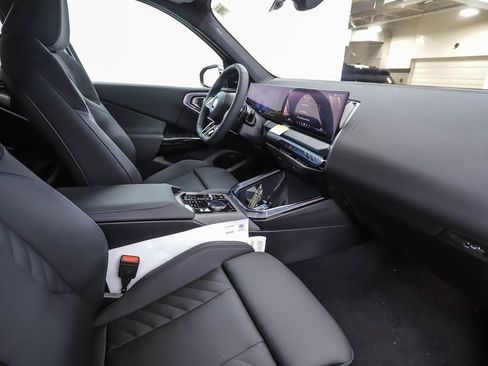 Used 2026 BMW X3 xDrive30 w/ Premium Package image 31