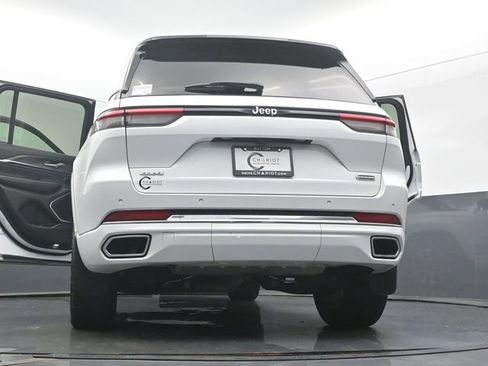 Used 2023 Jeep Grand Cherokee Overland AWD/4WD image 60