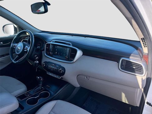 Used 2017 Kia Sorento LX w/ LX Convenience Package image 30