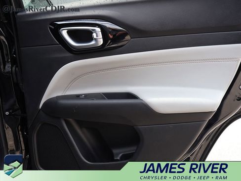 Used 2025 Jeep Compass Limited AWD/4WD image 11