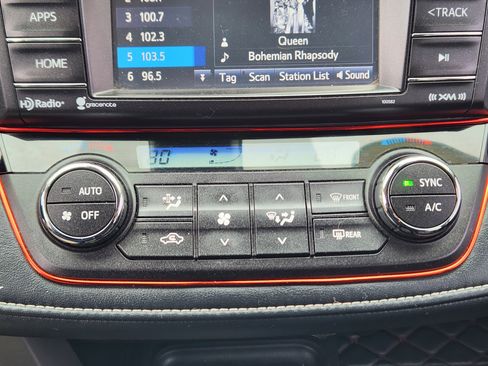 Used 2018 Toyota RAV4 XLE image 15