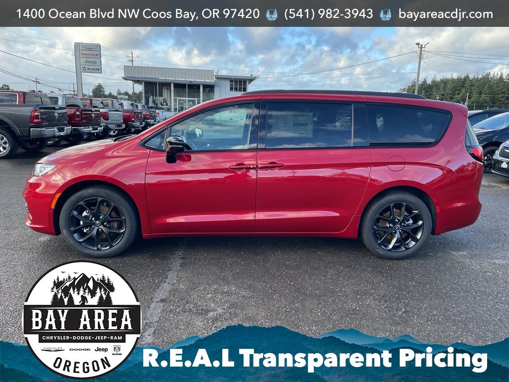 New 2026 Chrysler Pacifica Select w/ S Appearance Package FWD image 8