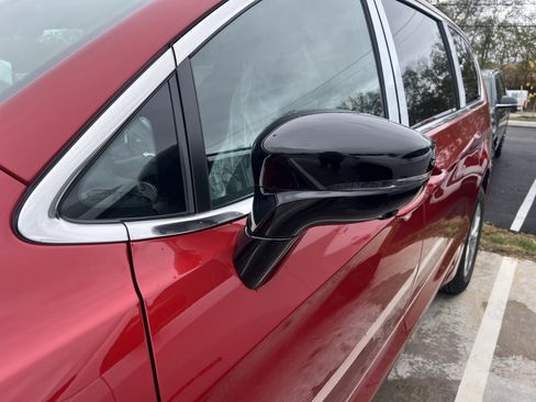 New 2026 Chrysler Pacifica Select image 5