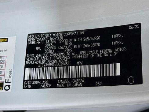 Certified 2025 Toyota 4Runner Limited AWD/4WD image 35