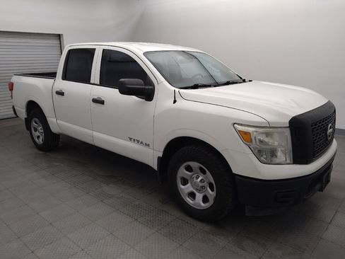 Used 2017 Nissan Titan S RWD image 11