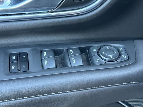 Used 2023 Chevrolet Suburban Z71 w/ Luxury Package image 13