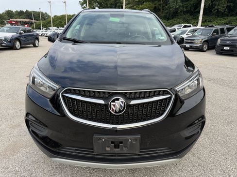 Used 2021 Buick Encore Preferred FWD image 2