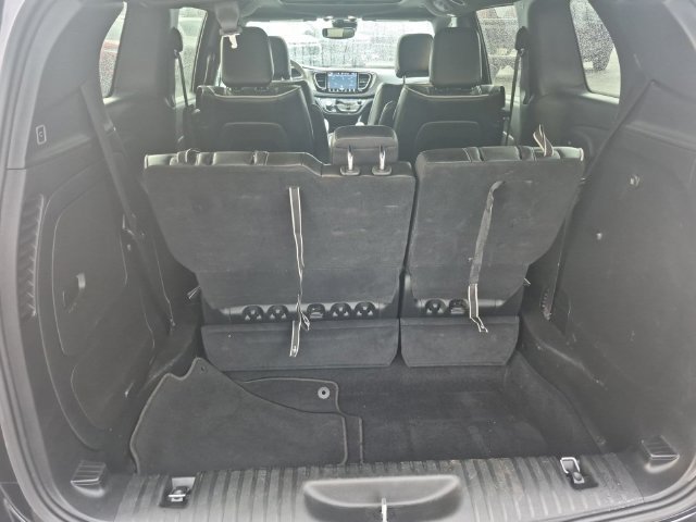 Used 2024 Chrysler Pacifica Premium FWD image 24