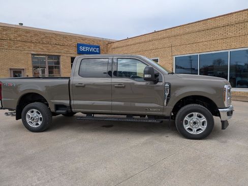 New 2026 Ford F250 XLT w/ XLT Premium Package AWD/4WD image 5
