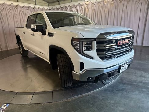 Used 2024 GMC Sierra 1500 SLT AWD/4WD image 3