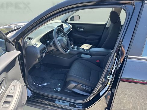 Used 2025 Honda HR-V LX image 7