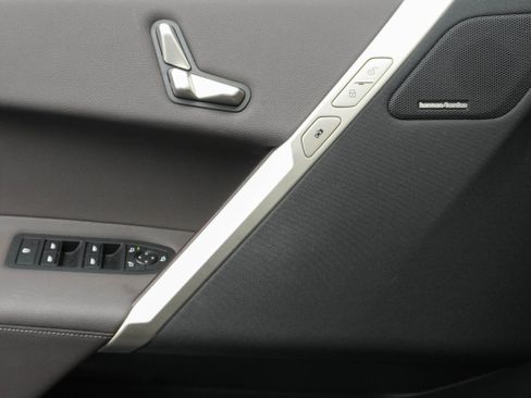 Used 2023 BMW iX xDrive50 w/ Sport Package image 16