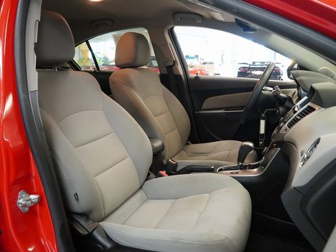 Used 2015 Chevrolet Cruze LT image 25