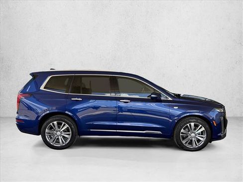 Used 2024 Cadillac XT6 Premium Luxury w/ Technology Package FWD image 4