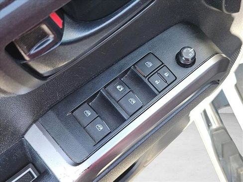 Used 2021 Toyota Tacoma SR5 RWD image 11
