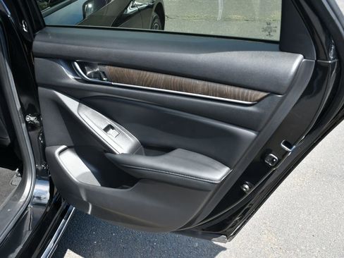 Used 2021 Honda Accord EX-L image 25