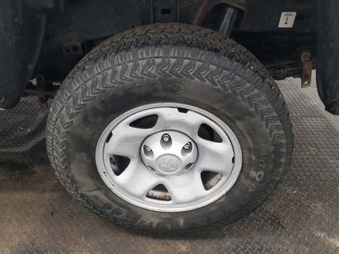 Used 2016 Toyota Tacoma SR5 RWD image 19
