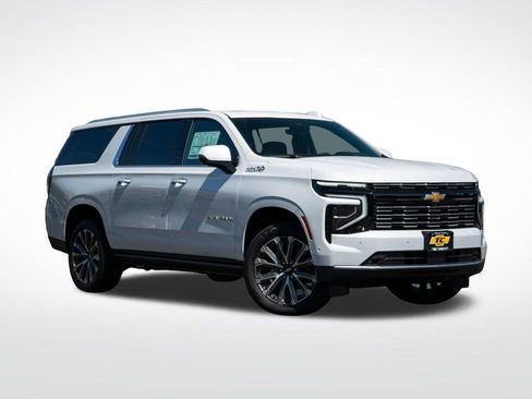 New 2026 Chevrolet Suburban High Country AWD/4WD image 3