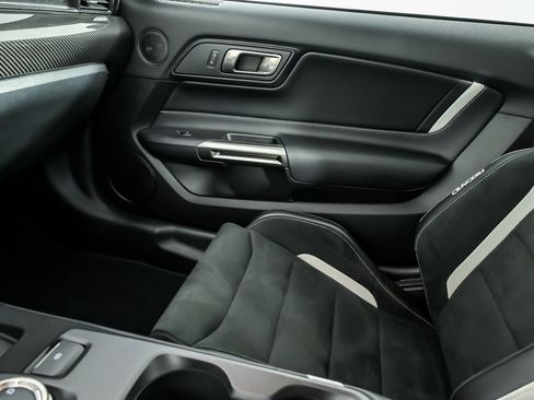 Used 2020 Ford Mustang Shelby GT500 w/ Carbon Fiber Track Pack image 32