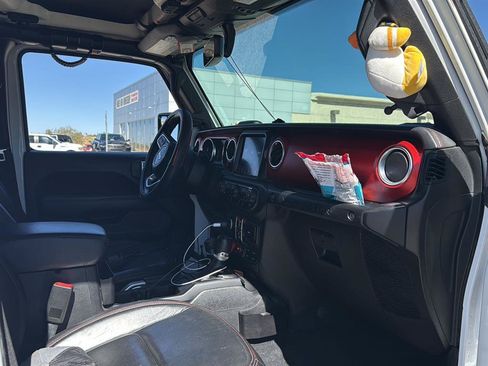 Used 2019 Jeep Wrangler Unlimited Rubicon AWD/4WD image 11
