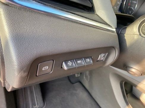 Used 2024 Buick Enclave Premium image 19