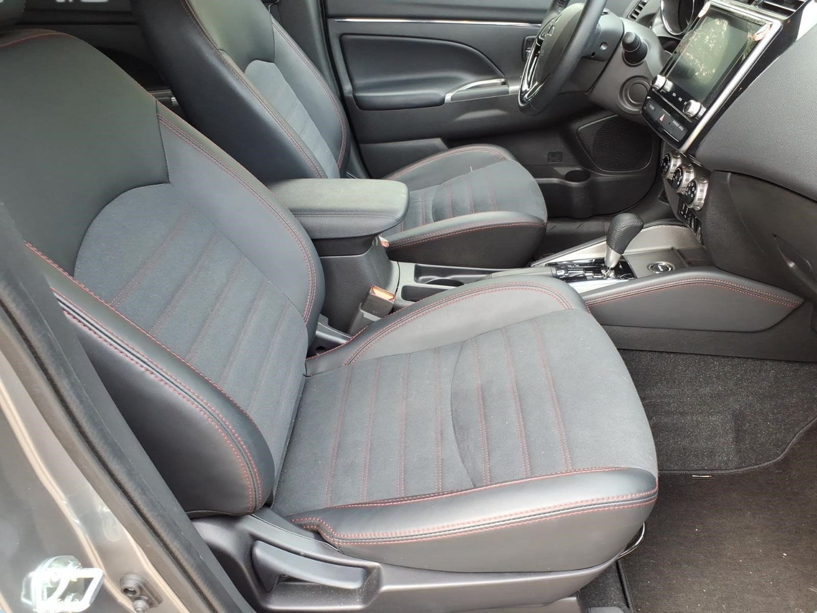 Used 2025 Mitsubishi Outlander Sport SE AWD/4WD image 6