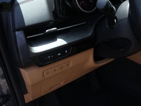 Certified 2022 Kia Carnival EX FWD image 17