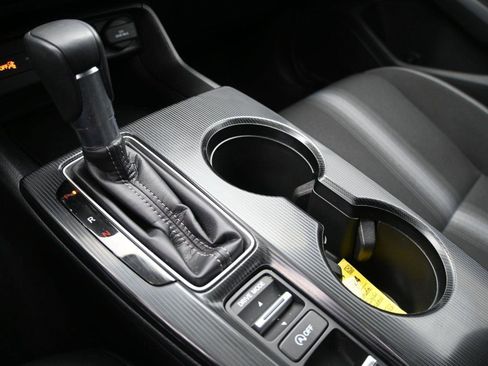 Used 2024 Honda Civic Sport image 5