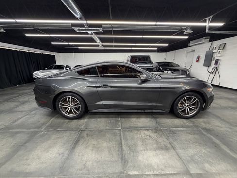 Used 2017 Ford Mustang Premium image 8