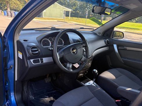 Used 2009 Chevrolet Aveo LT w/ Power and Convenience Package image 12
