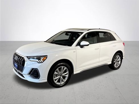 Used 2024 Audi Q3 2.0T Premium image 2
