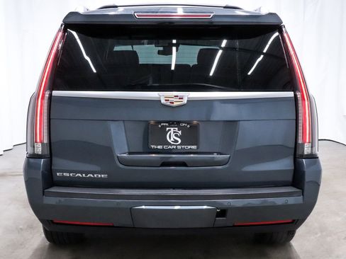 Used 2019 Cadillac Escalade ESV Premium Luxury image 5
