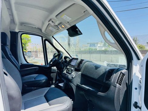 Used 2025 RAM ProMaster 2500 w/ Convenience Group FWD image 24