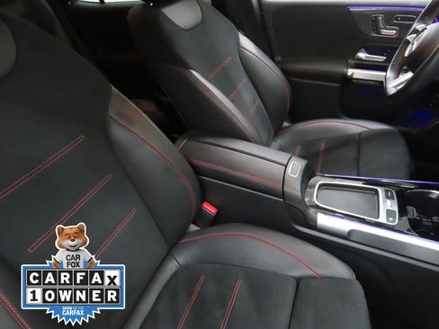 Used 2024 Mercedes-Benz GLB 250 image 24