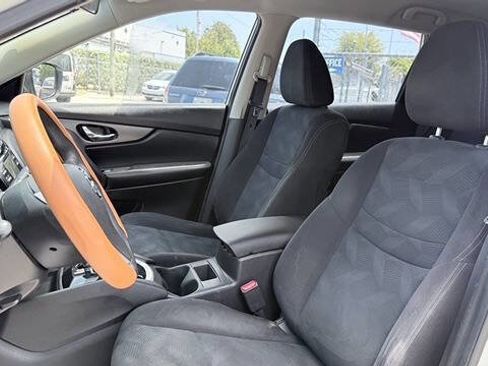 Used 2016 Nissan Rogue S FWD image 10