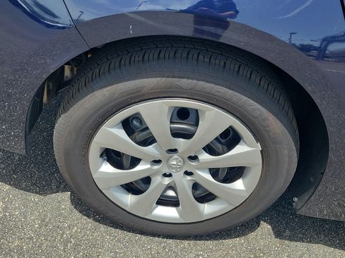 Used 2025 Toyota Corolla LE FWD image 10